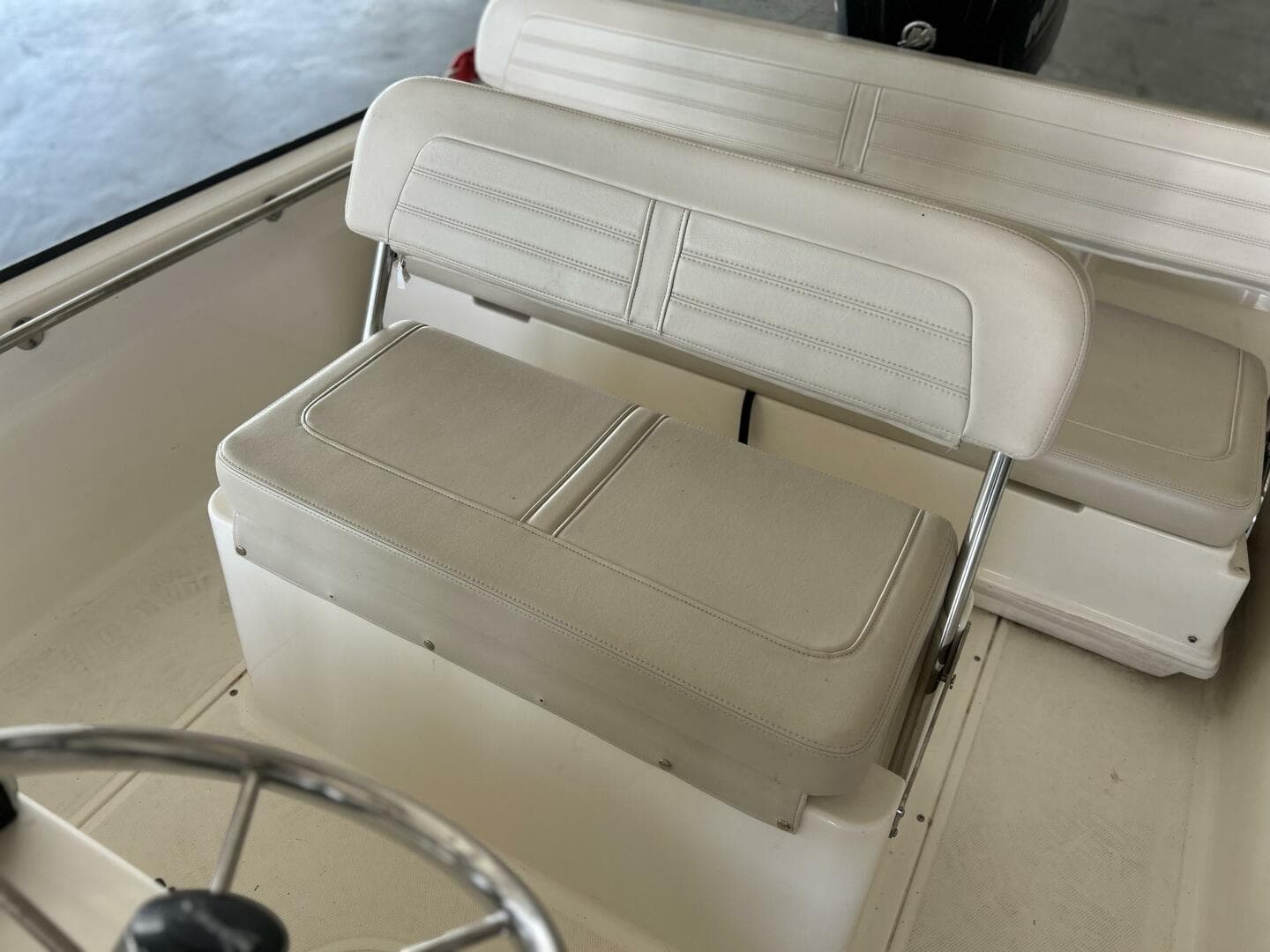 2020 Boston Whaler — photo 10