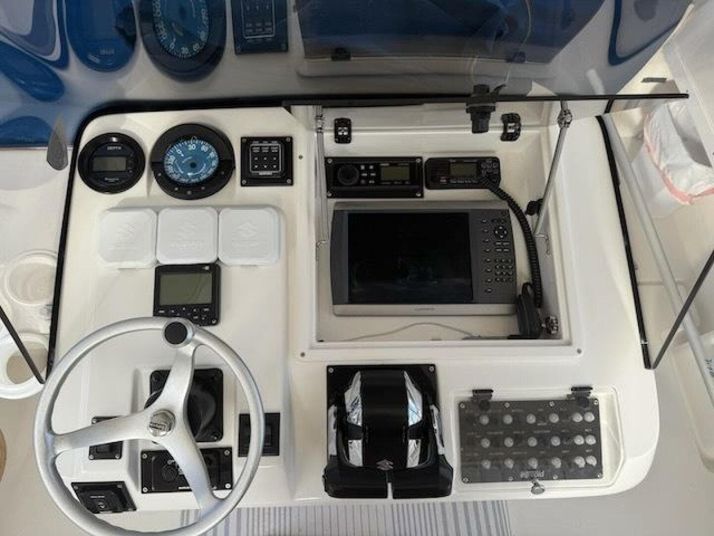 2000 Intrepid 356 Cuddy — photo 8