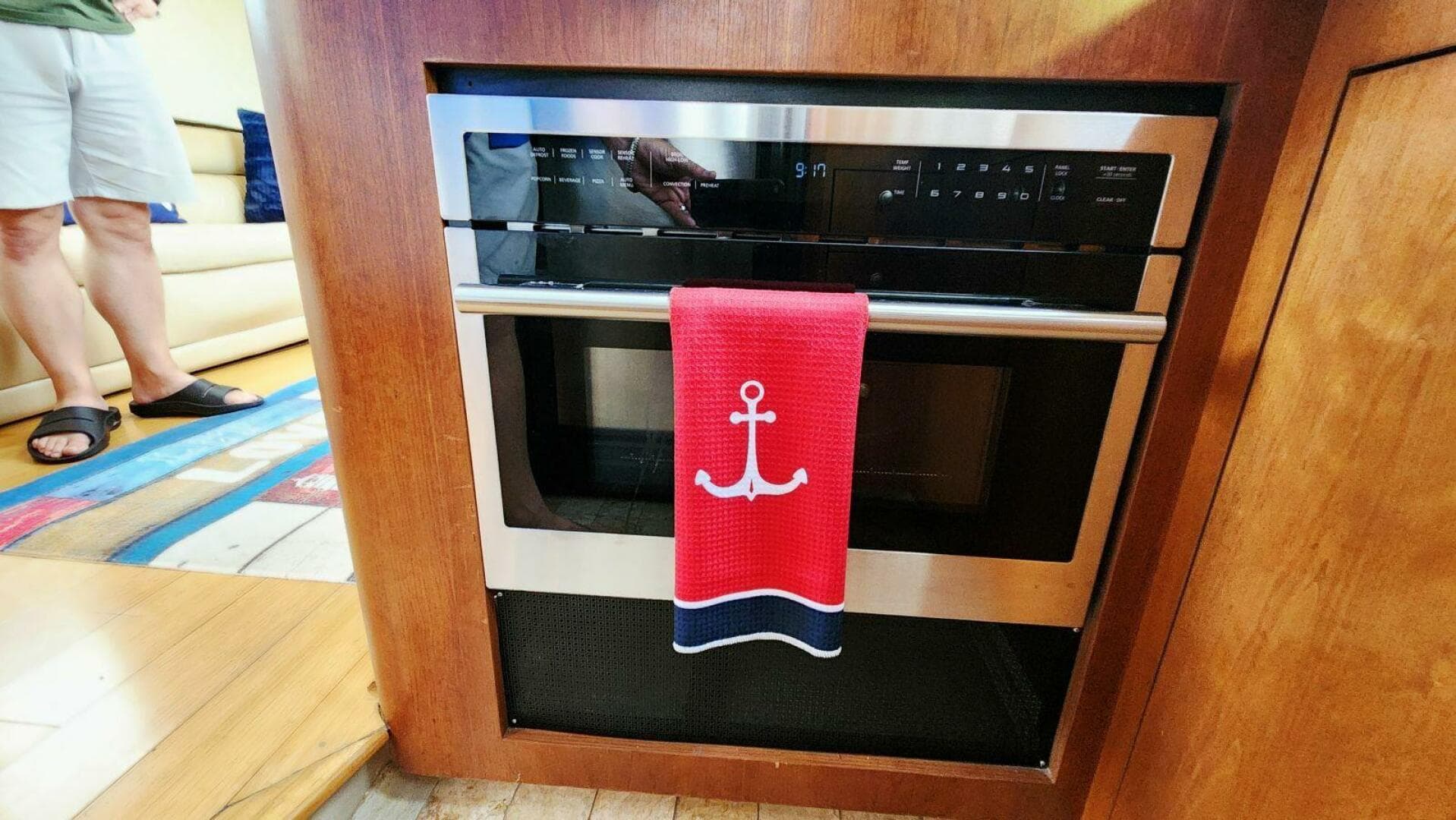 2000 Cruisers Yachts 4450 Express — photo 37