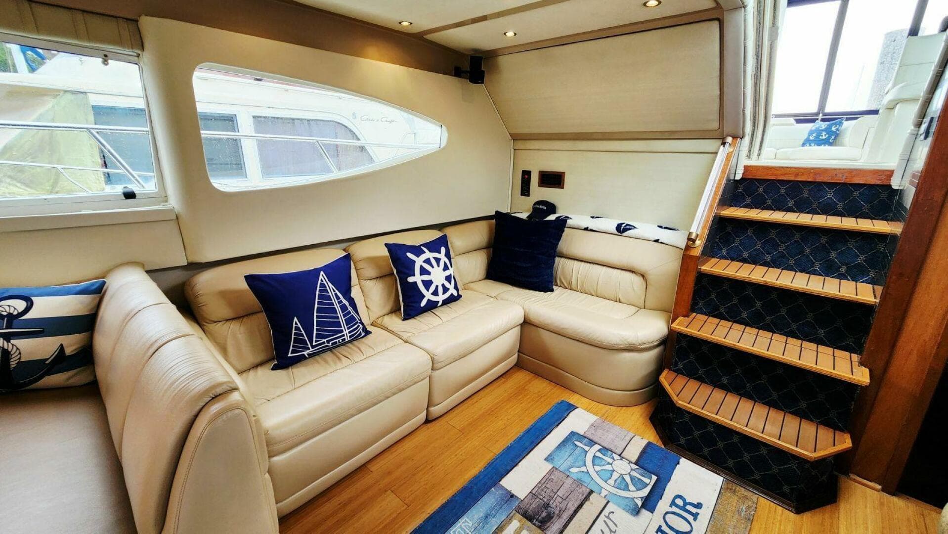 2000 Cruisers Yachts 4450 Express — photo 30