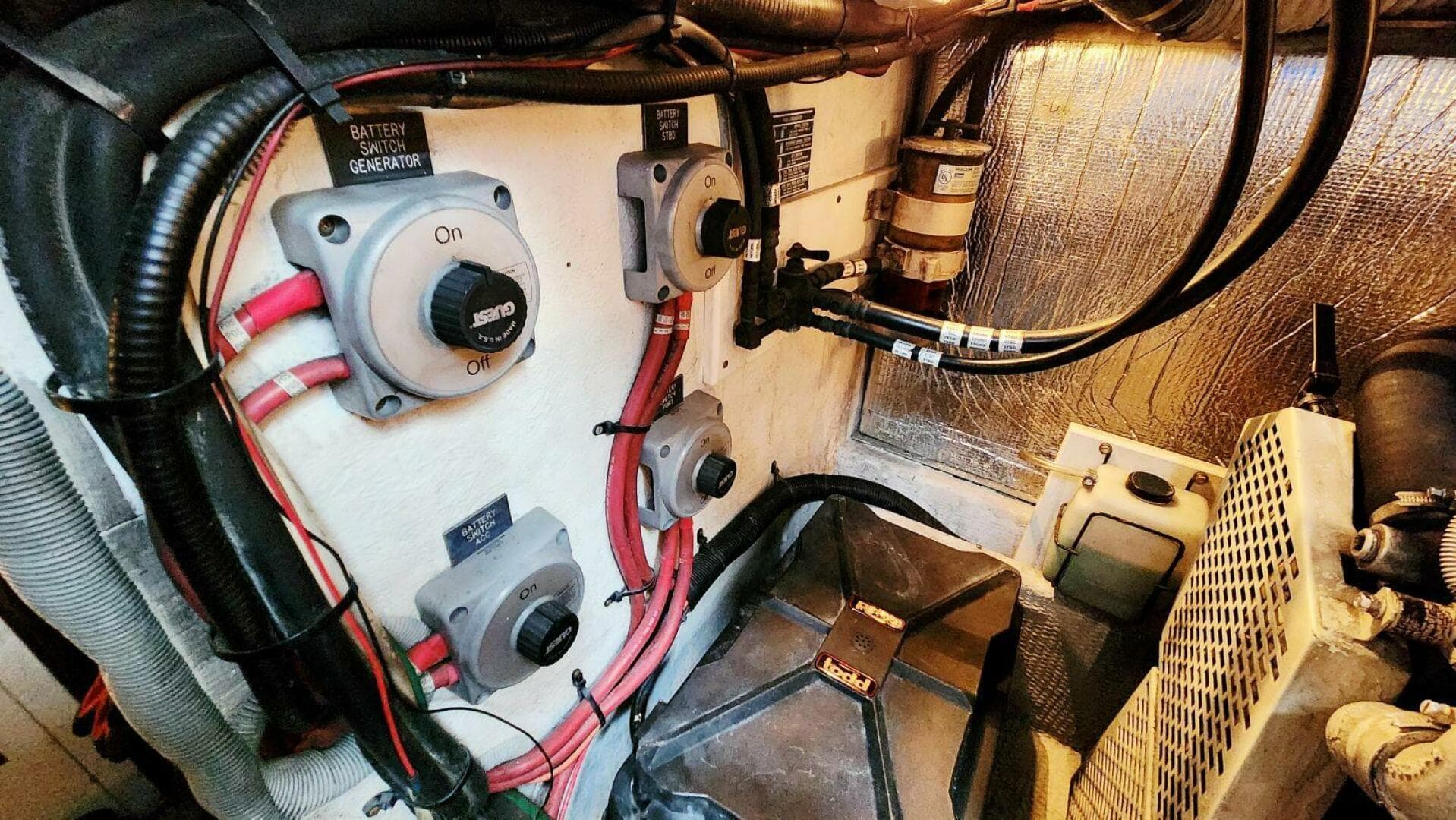 2000 Cruisers Yachts 4450 Express — photo 70