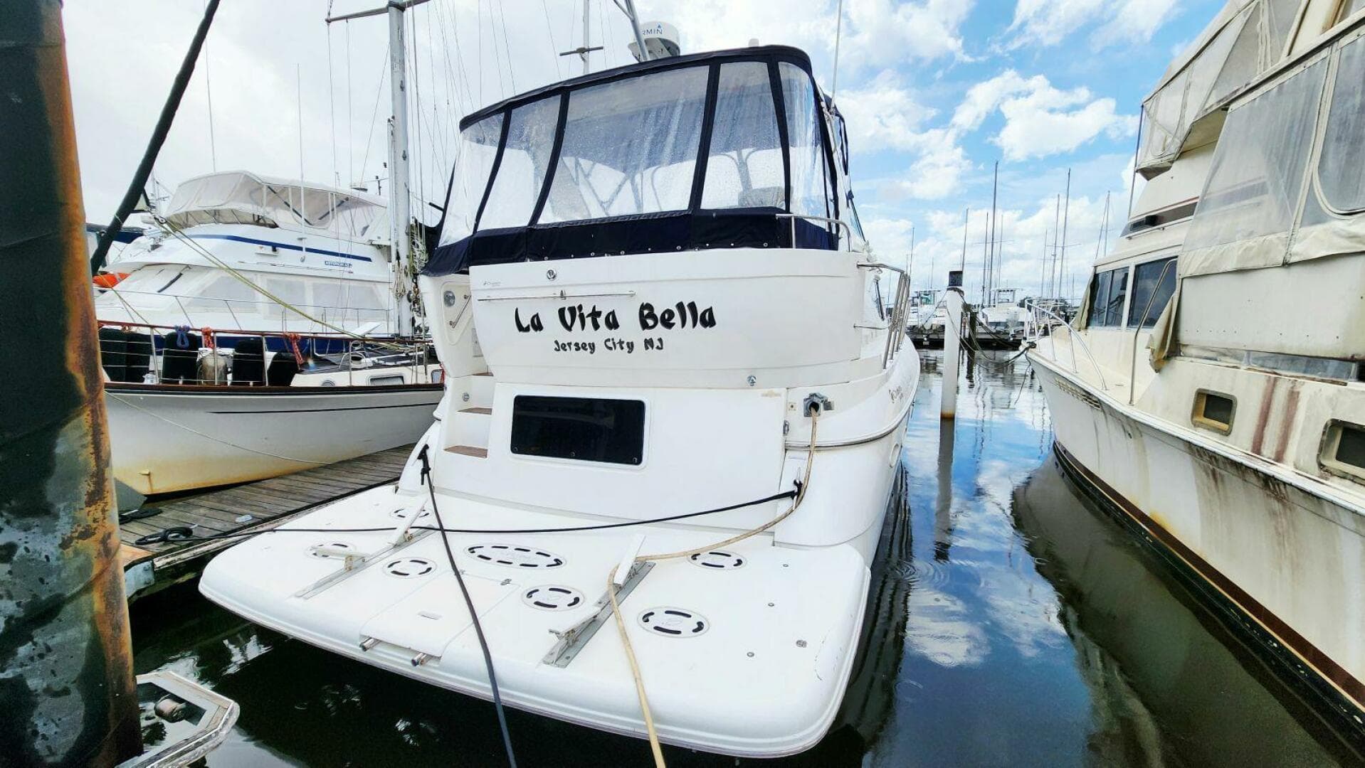 2000 Cruisers Yachts 4450 Express — photo 2