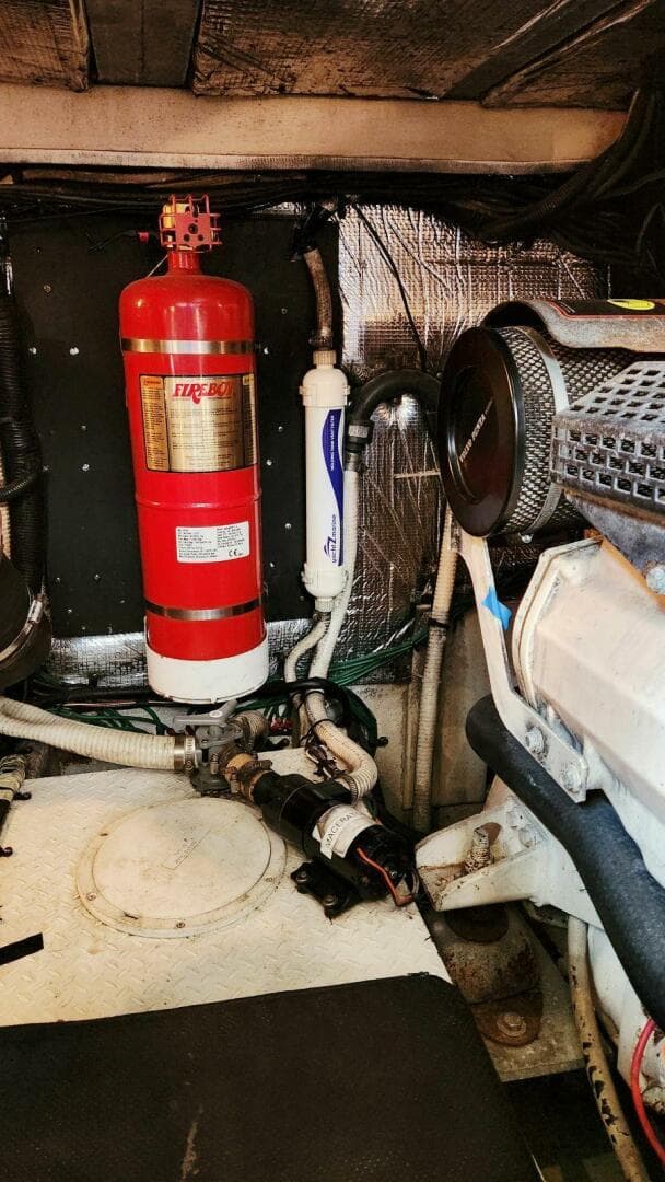 2000 Cruisers Yachts 4450 Express — photo 65