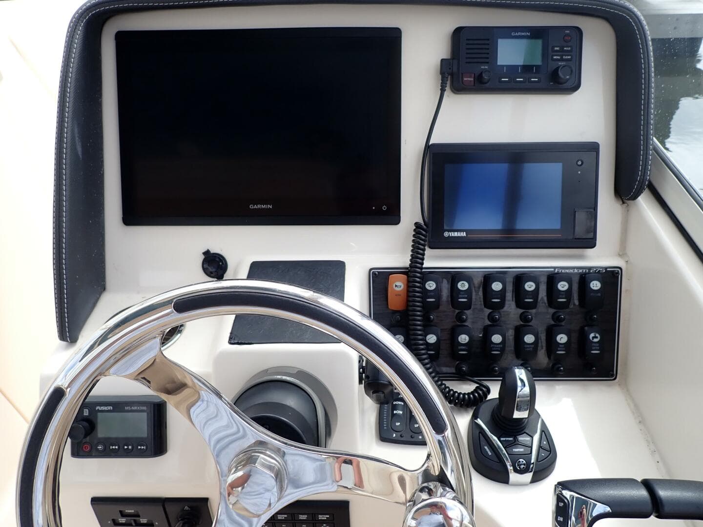 2021 Grady-White 275 — photo 31