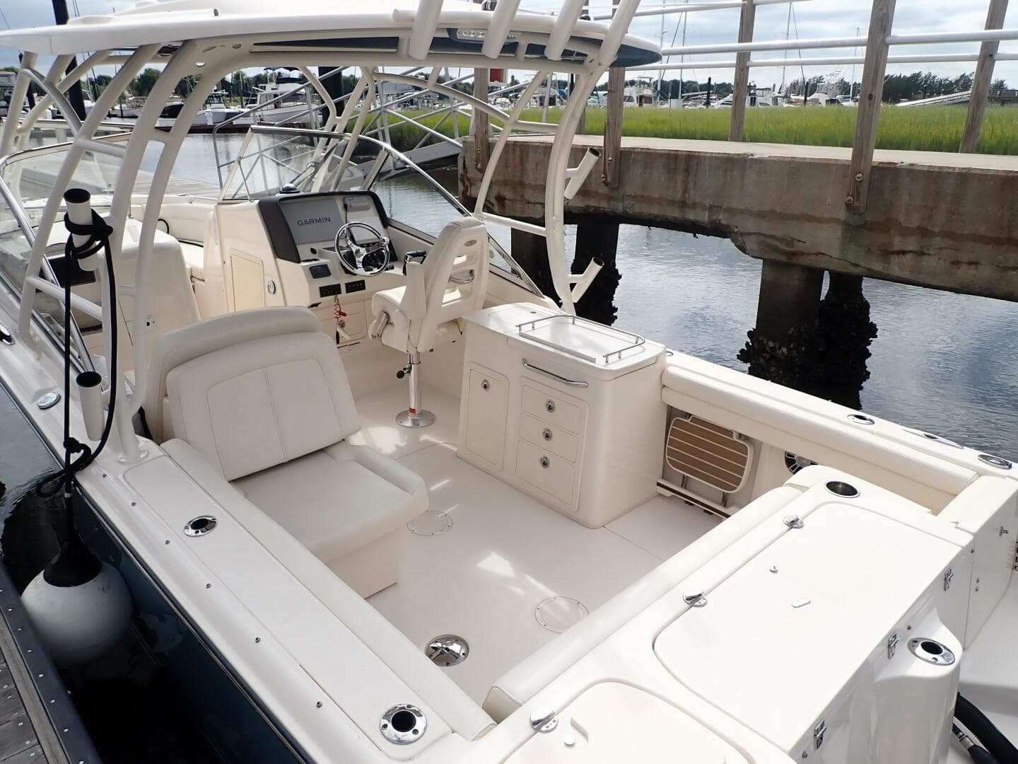 2021 Grady-White 275 — photo 45