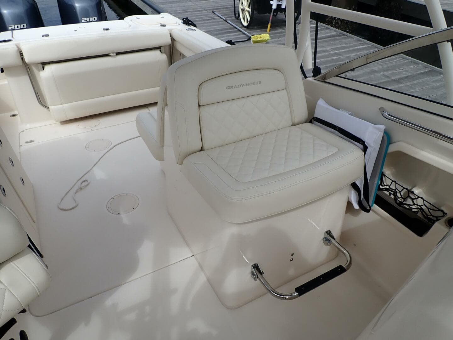 2021 Grady-White 275 — photo 22