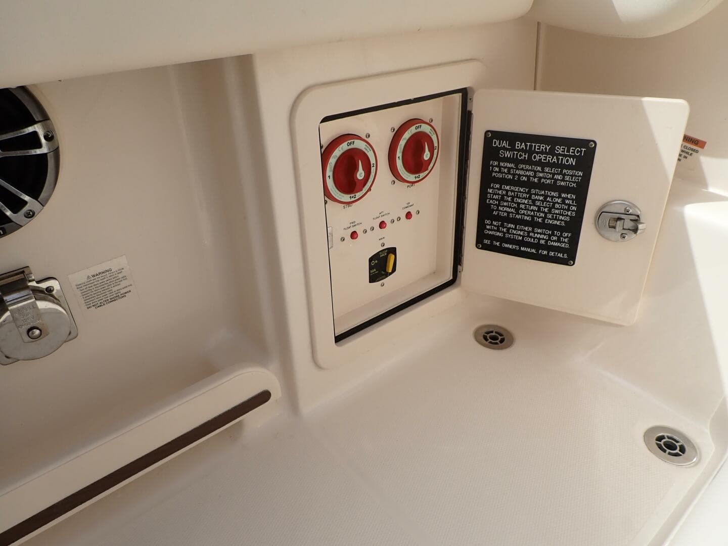 2021 Grady-White 275 — photo 42