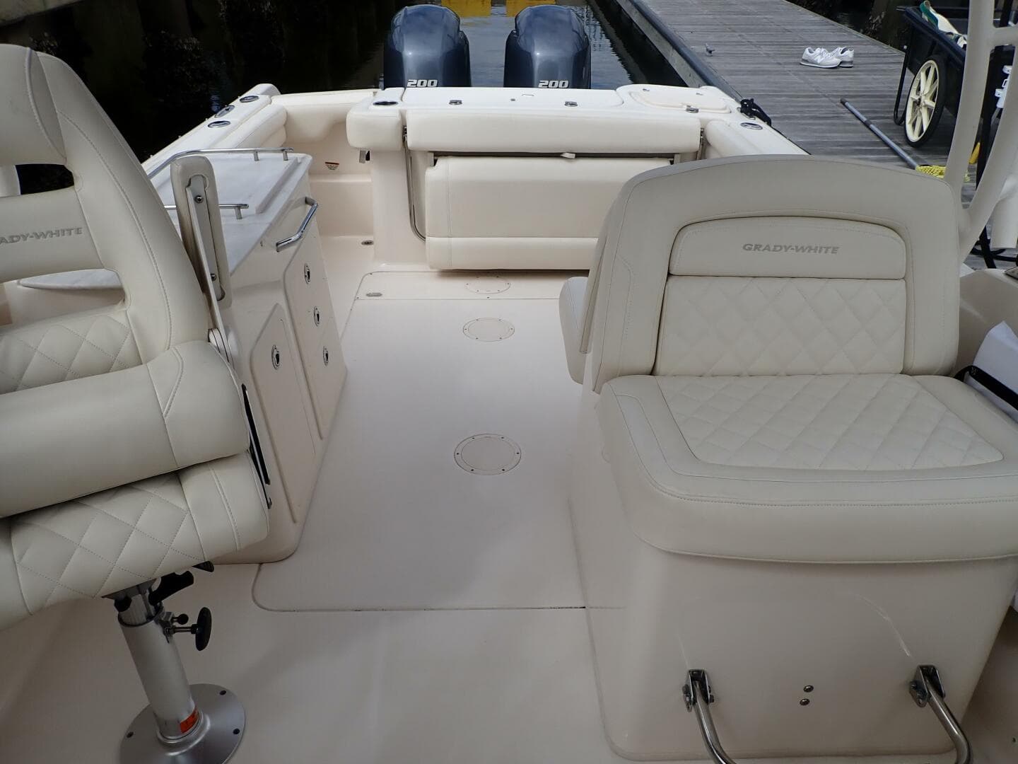2021 Grady-White 275 — photo 25