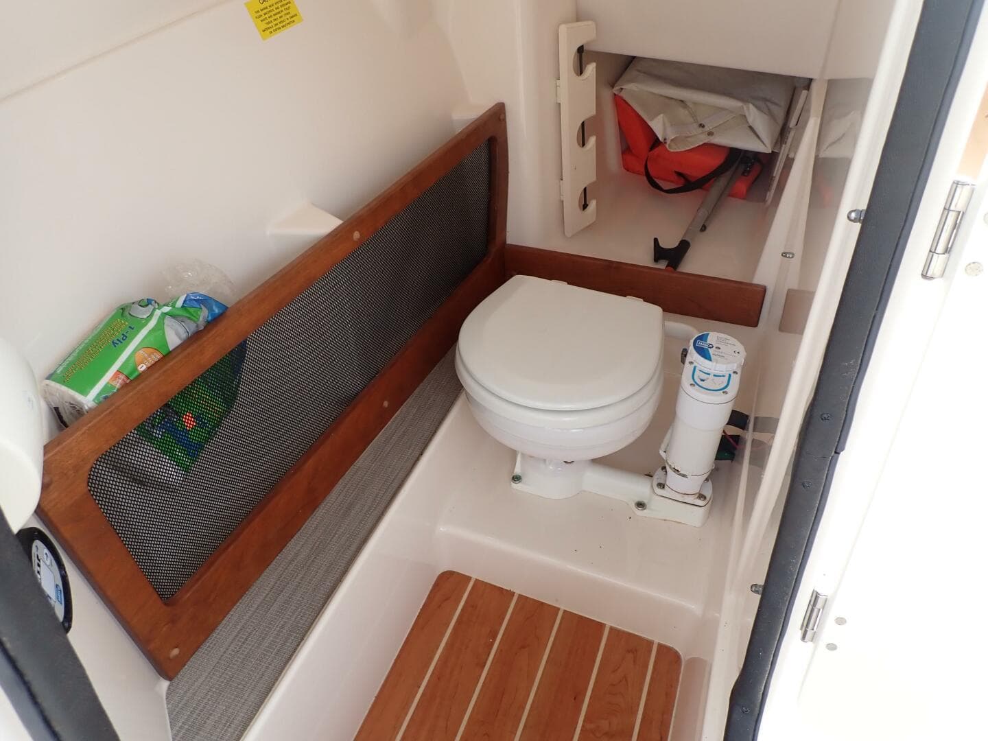 2021 Grady-White 275 — photo 26