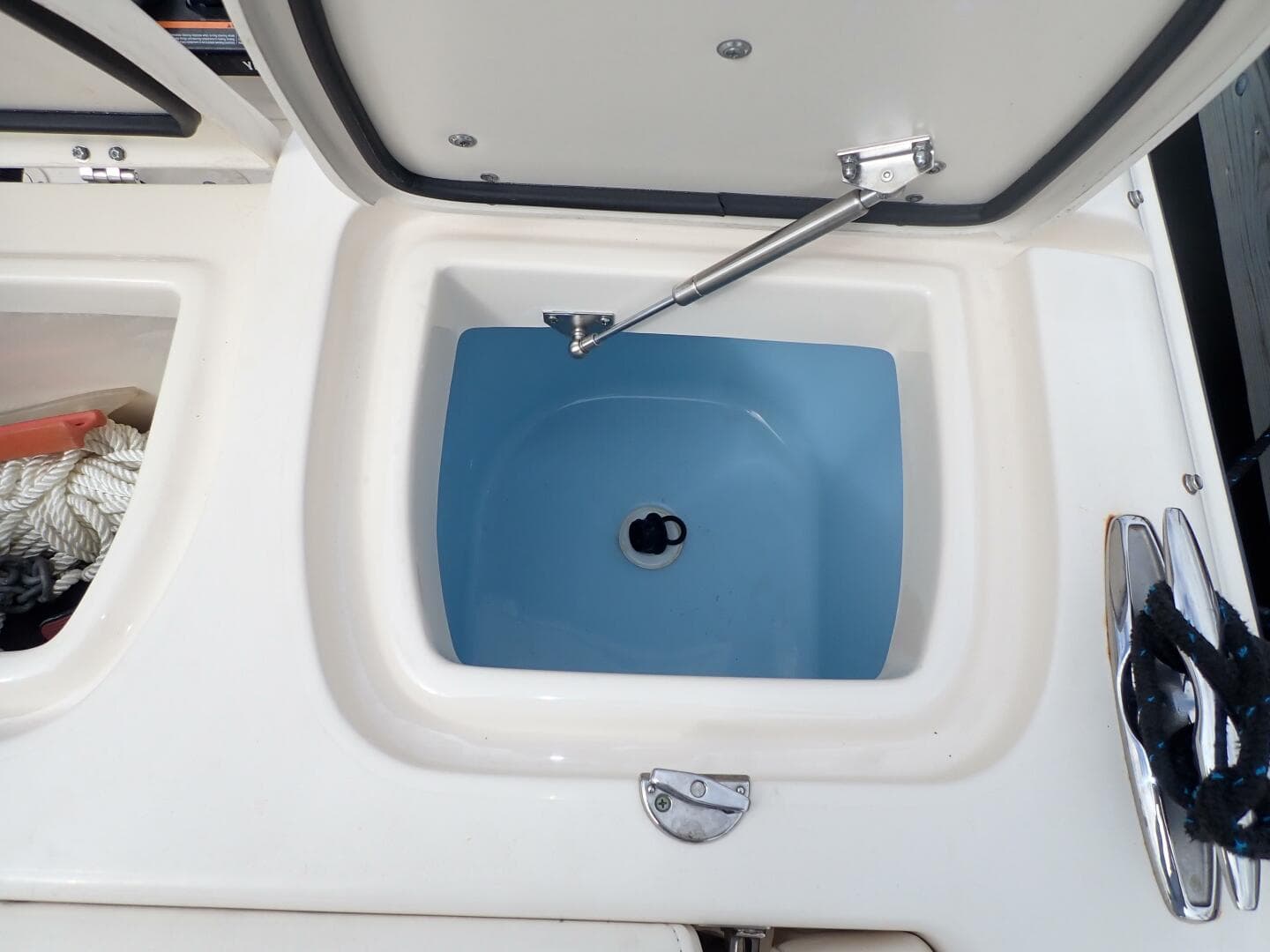 2021 Grady-White 275 — photo 17