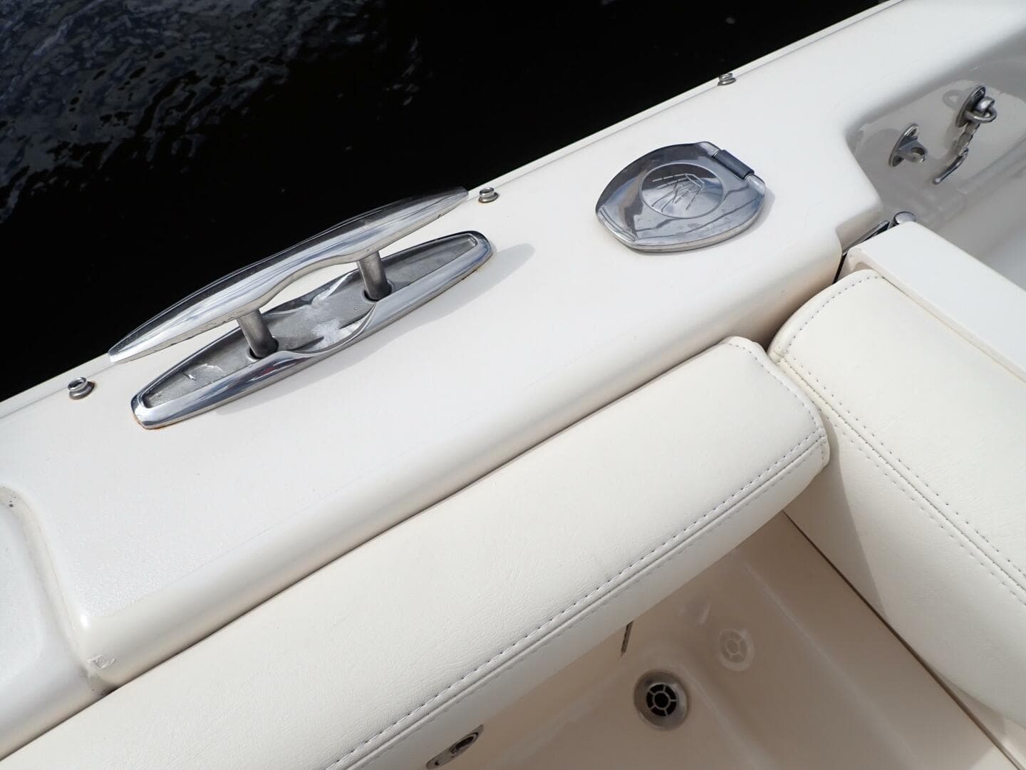 2021 Grady-White 275 — photo 46