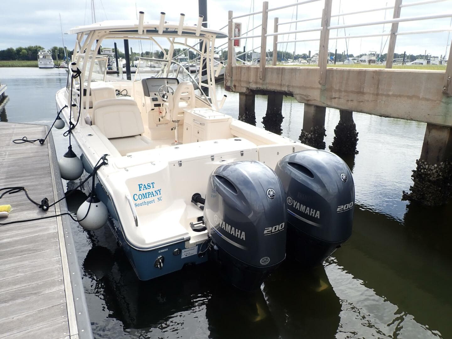 2021 Grady-White 275 — photo 43