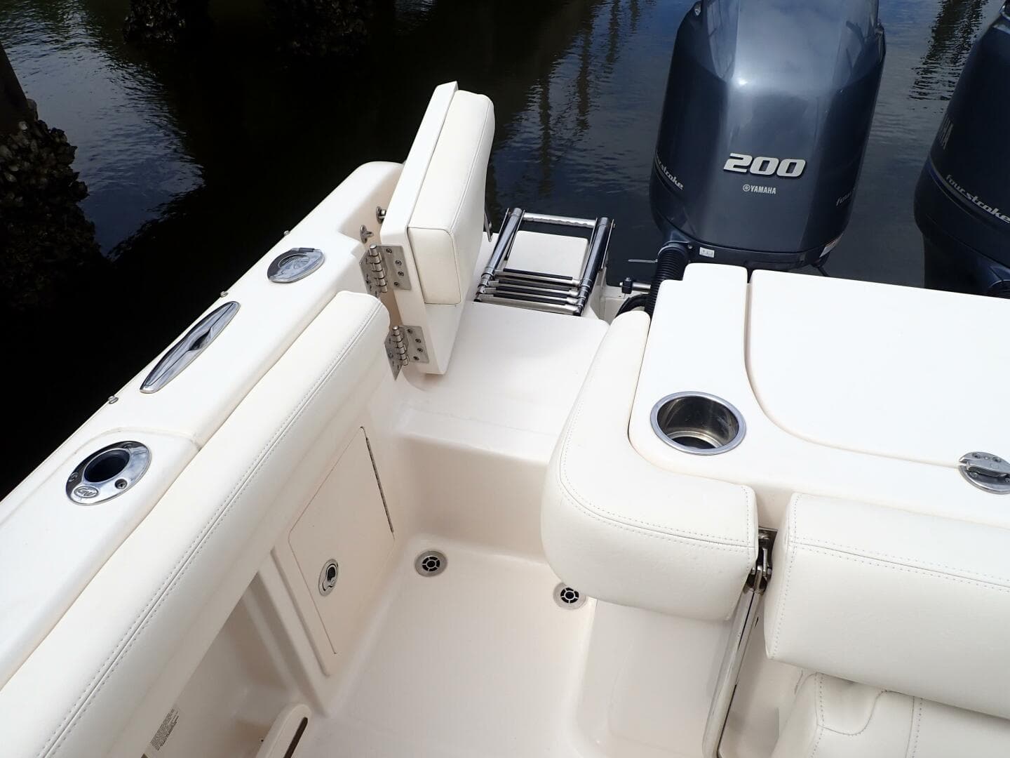 2021 Grady-White 275 — photo 16