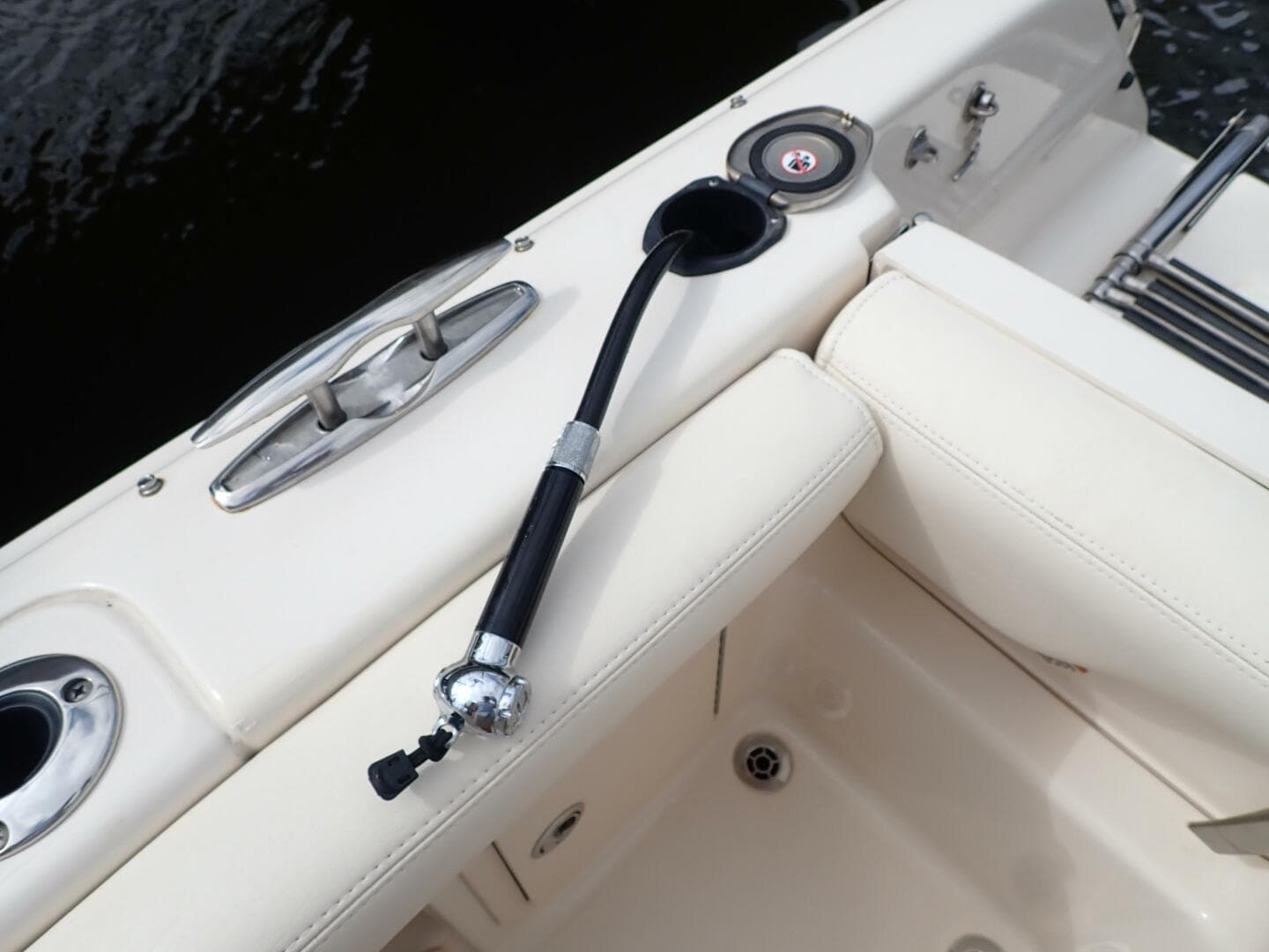 2021 Grady-White 275 — photo 47