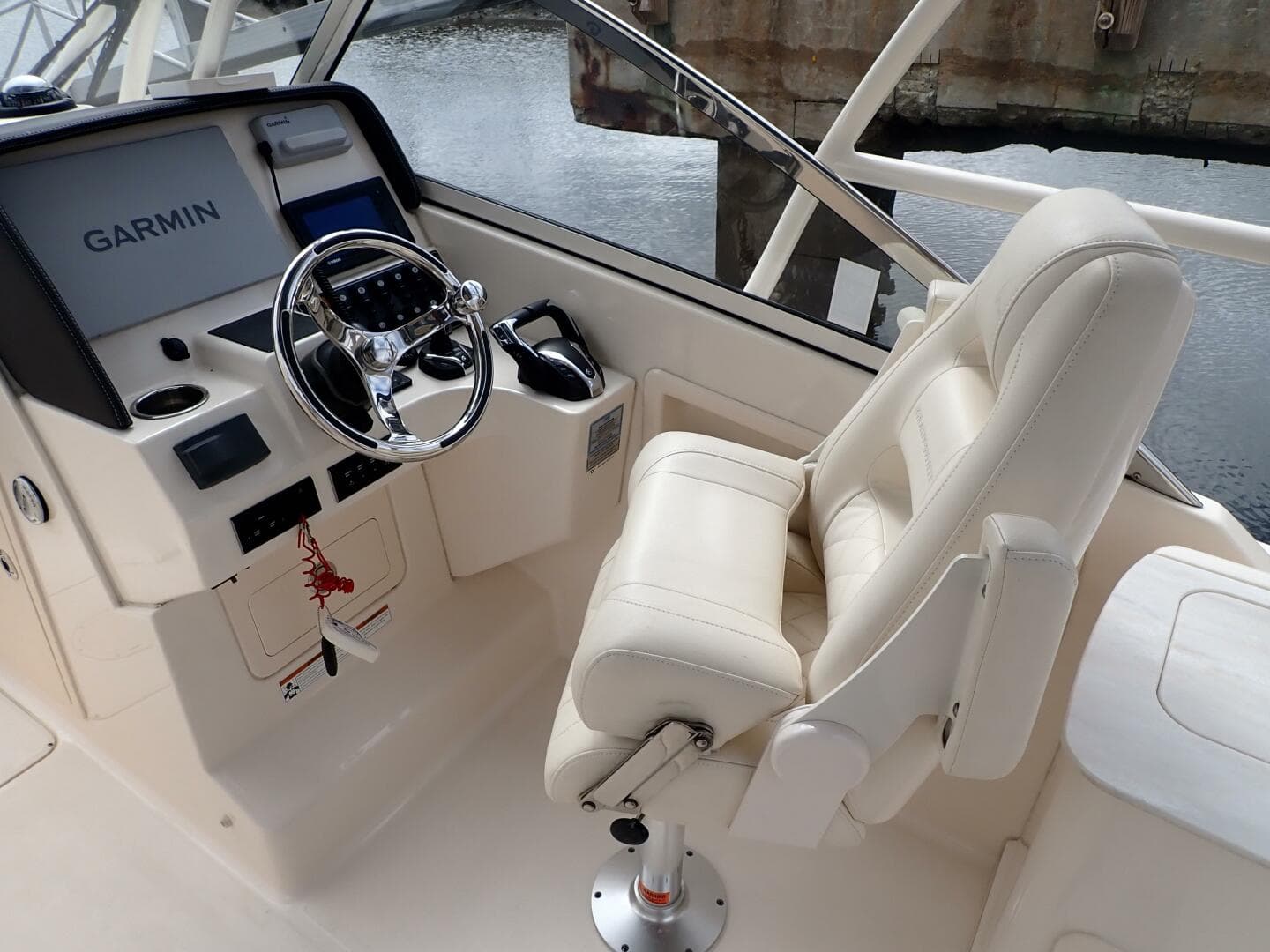 2021 Grady-White 275 — photo 20