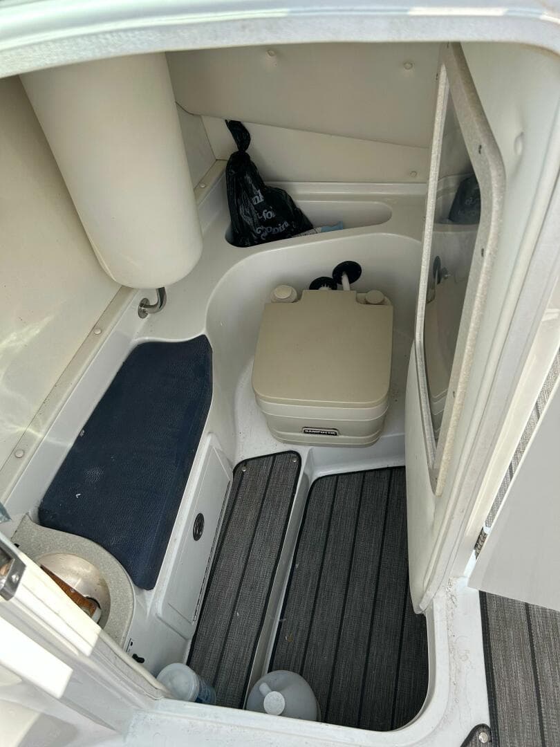 2006 Cobalt 282 — photo 10