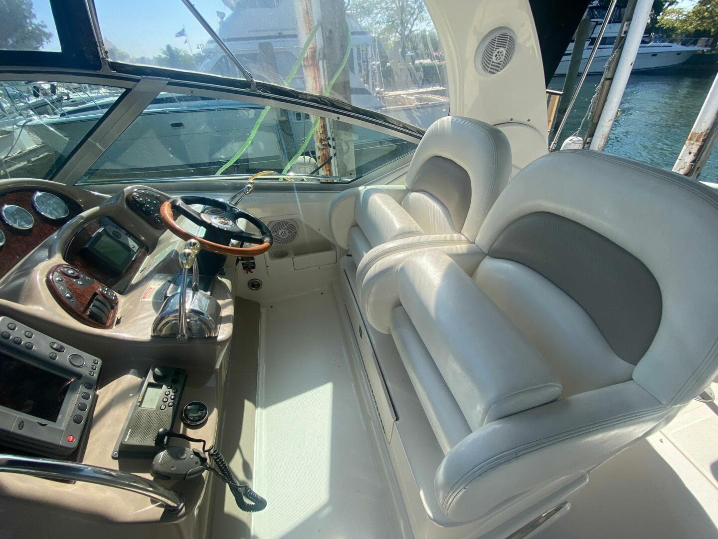 2003 Sea Ray 340 Sundancer — photo 21