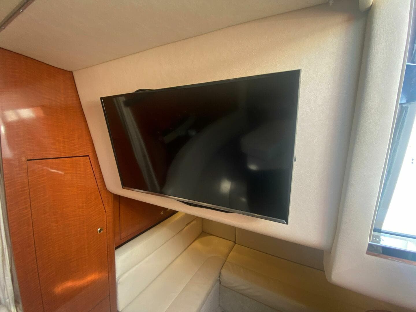 2003 Sea Ray 340 Sundancer — photo 36