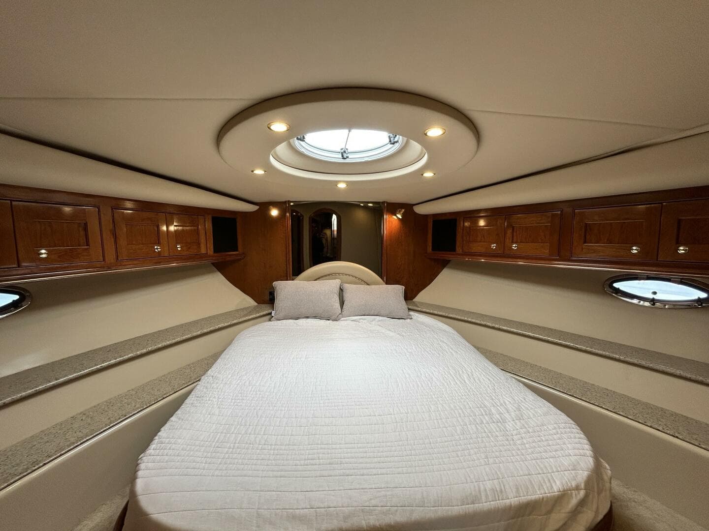 2003 Cruisers Yachts 540 Express — photo 17