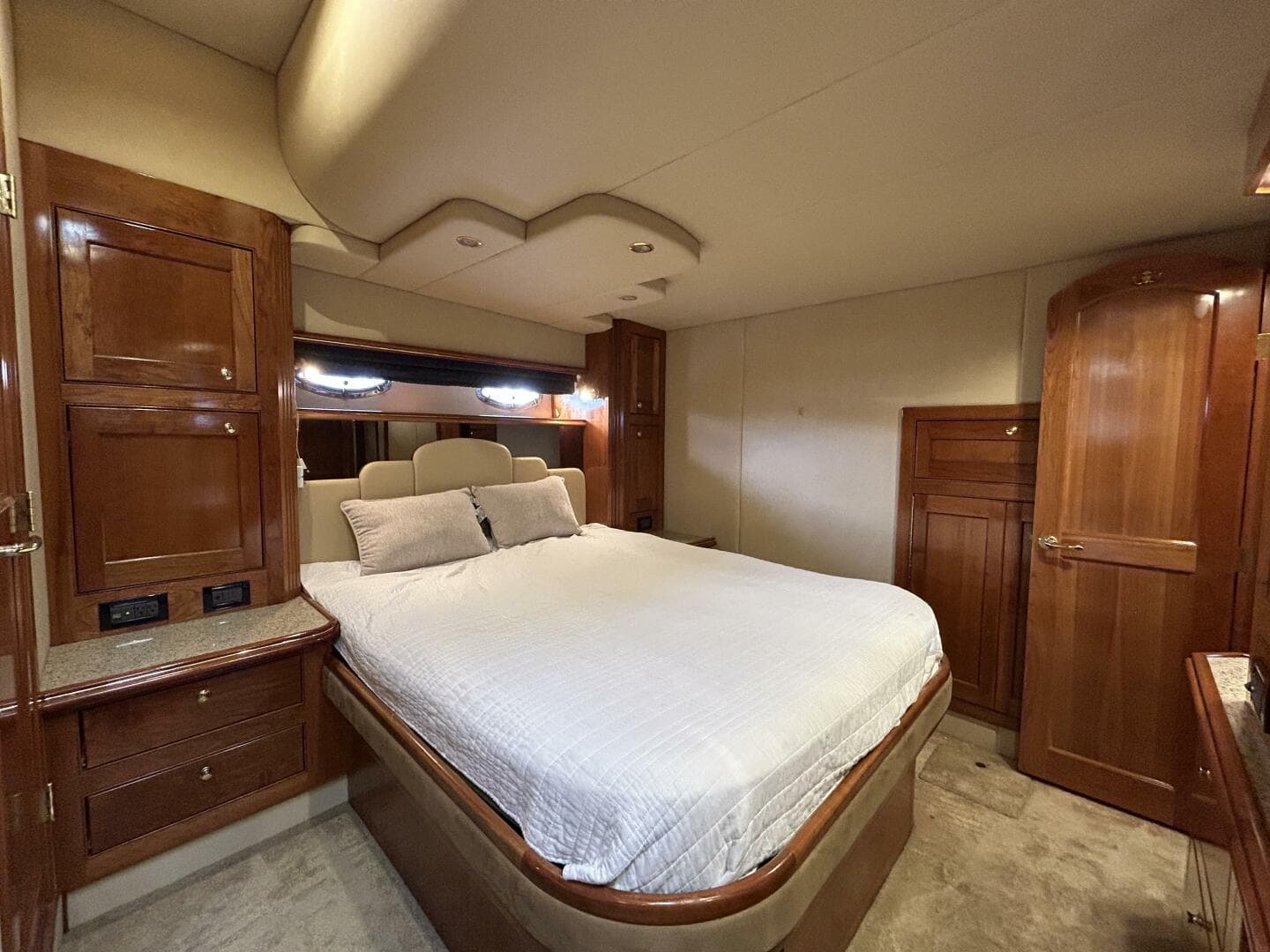 2003 Cruisers Yachts 540 Express — photo 20