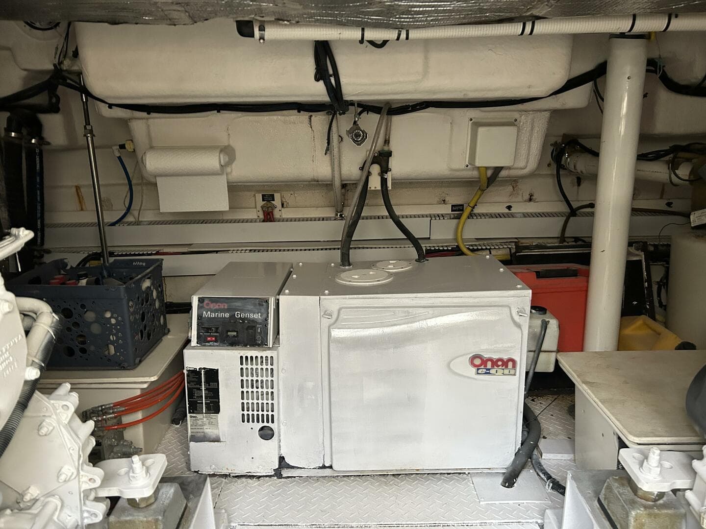 2003 Cruisers Yachts 540 Express — photo 27