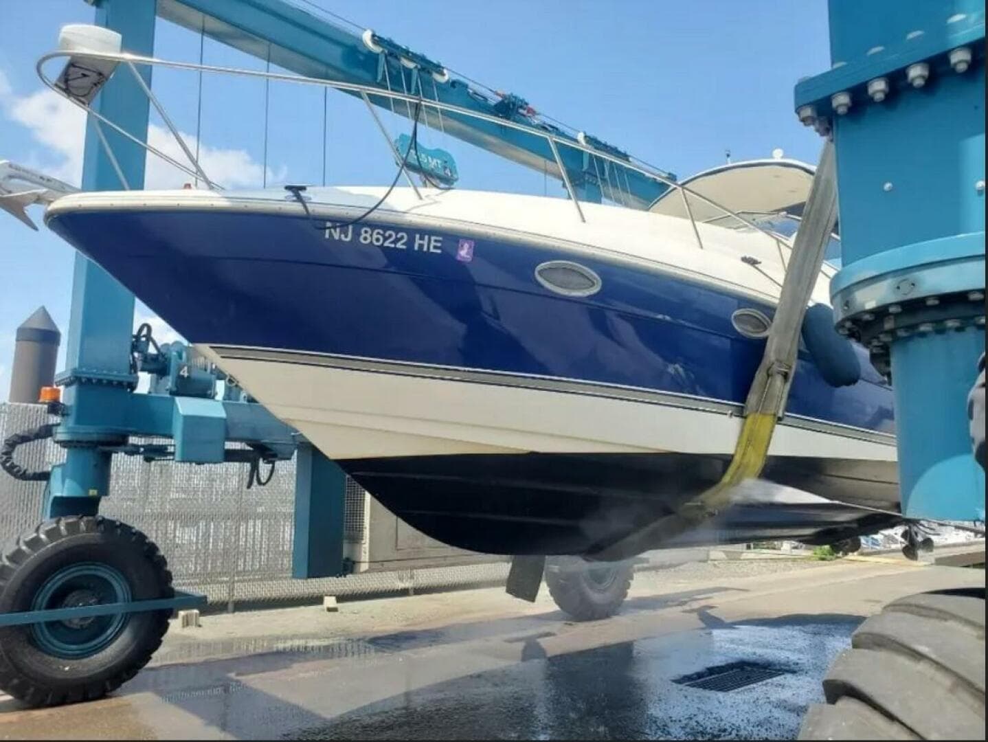 2007 Cruisers Yachts 310 Express — photo 2