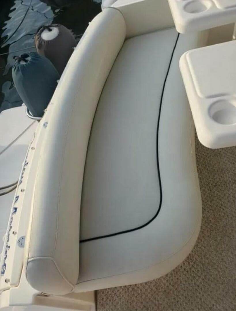 2007 Cruisers Yachts 310 Express — photo 8