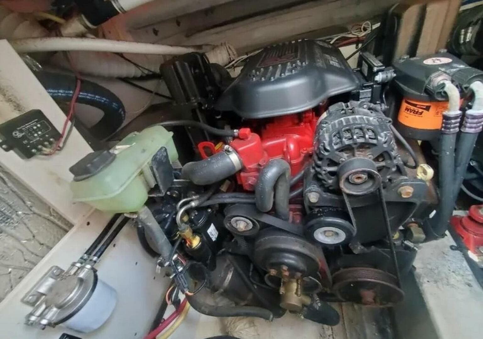 2007 Cruisers Yachts 310 Express — photo 18