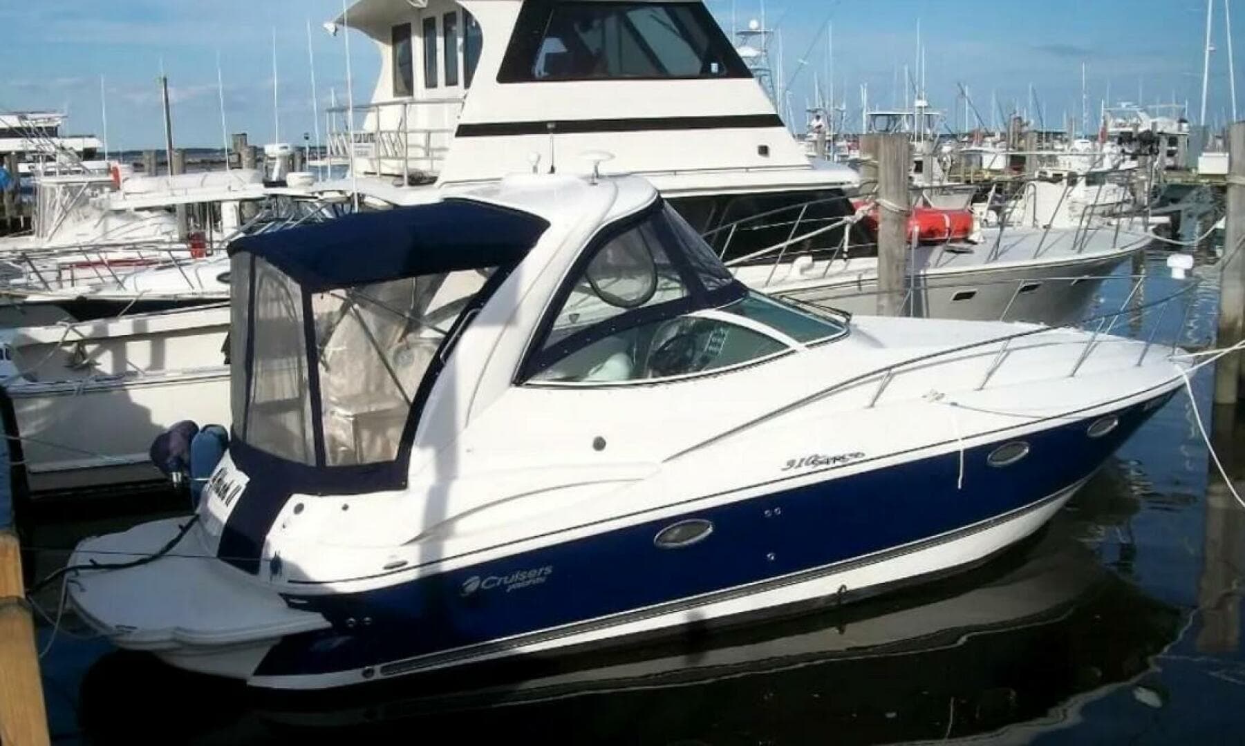 2007 Cruisers Yachts 310 Express — photo 1
