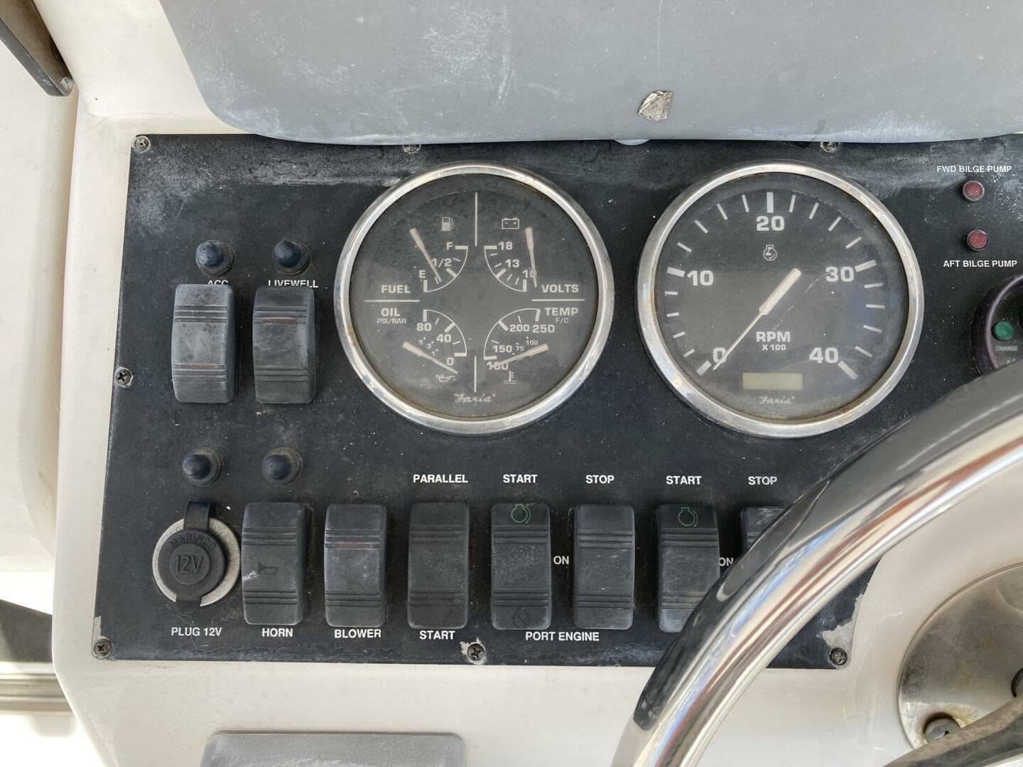 2006 Luhrs 280 Express Open — photo 30