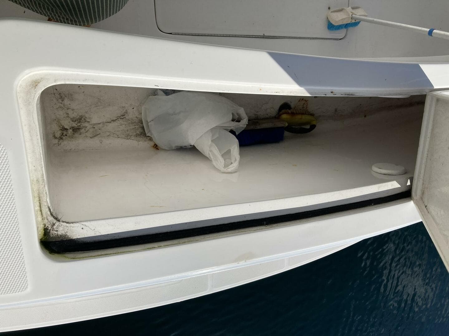 2006 Luhrs 280 Express Open — photo 23