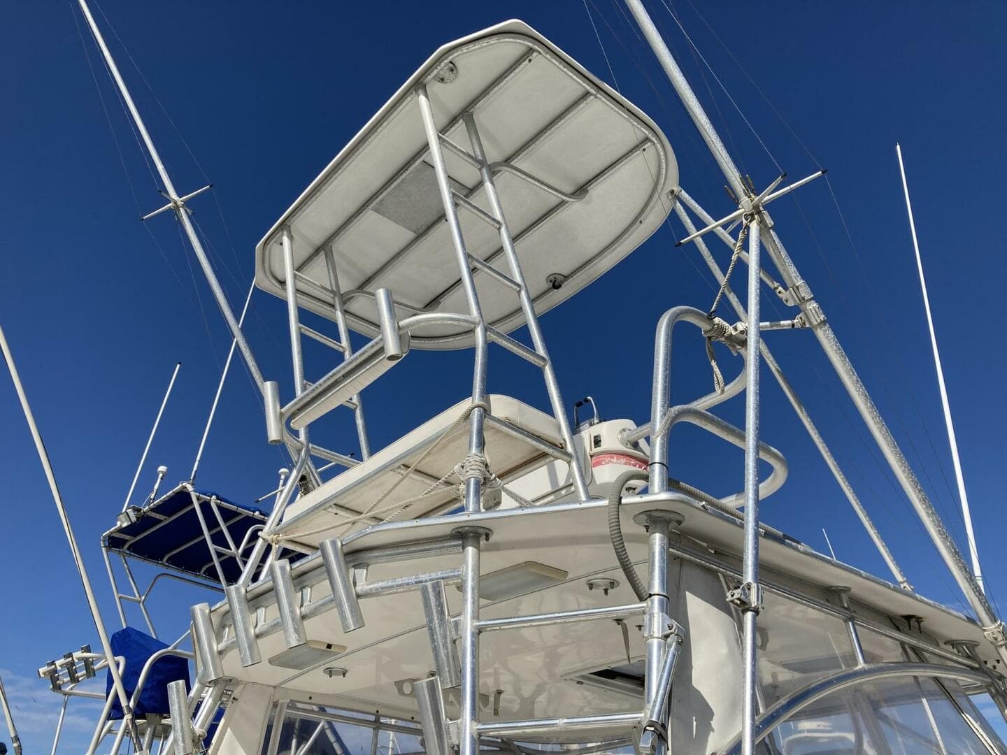 2006 Luhrs 280 Express Open — photo 7