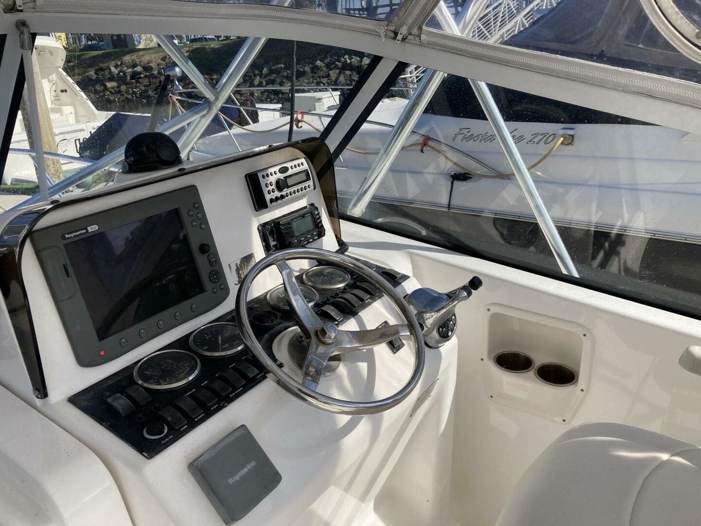 2006 Luhrs 280 Express Open — photo 13