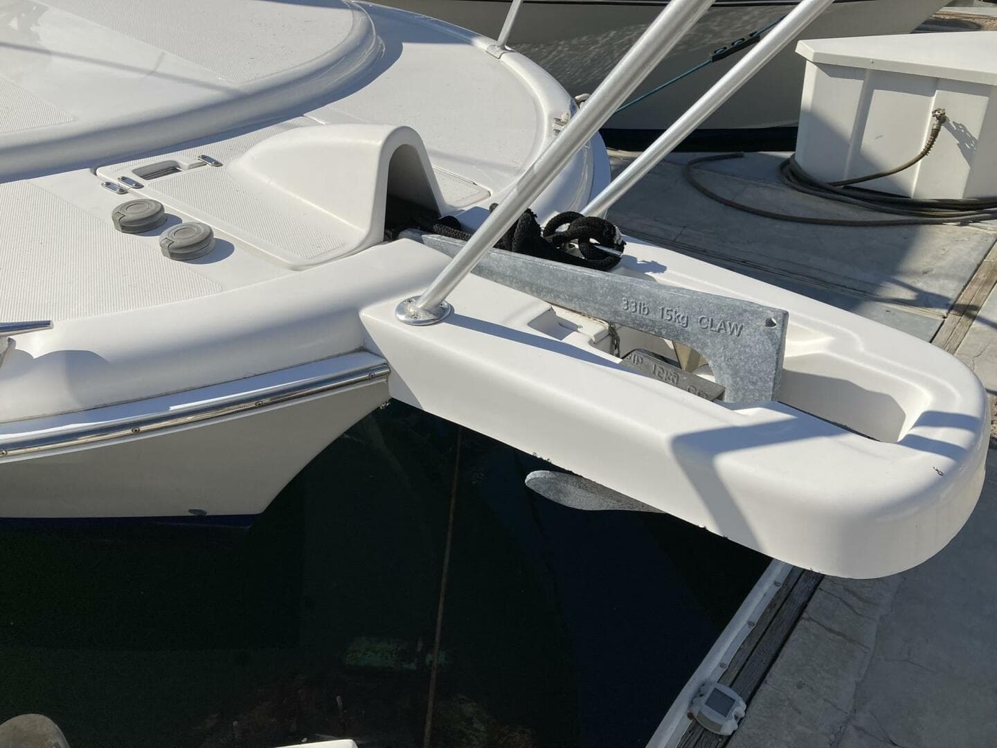 2006 Luhrs 280 Express Open — photo 6