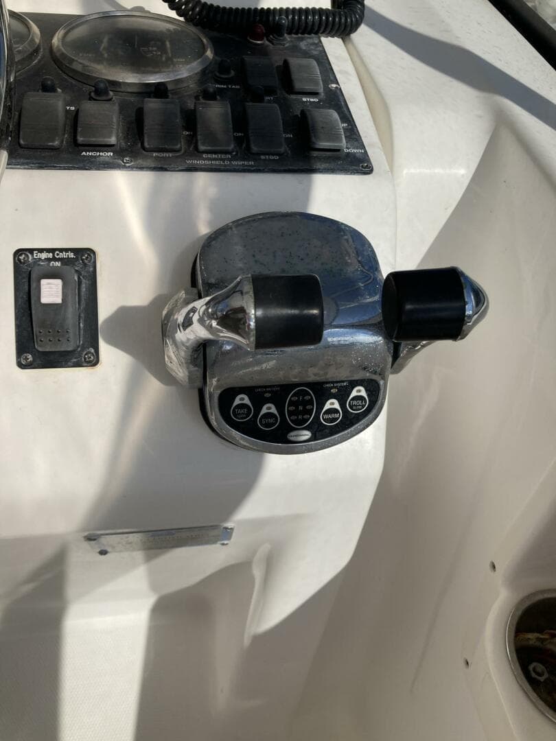 2006 Luhrs 280 Express Open — photo 31