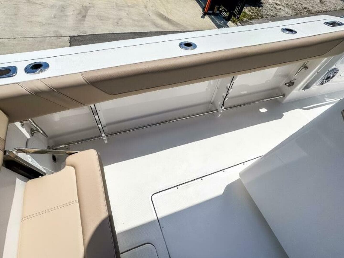 2025 Edgewater 325 CC — photo 22