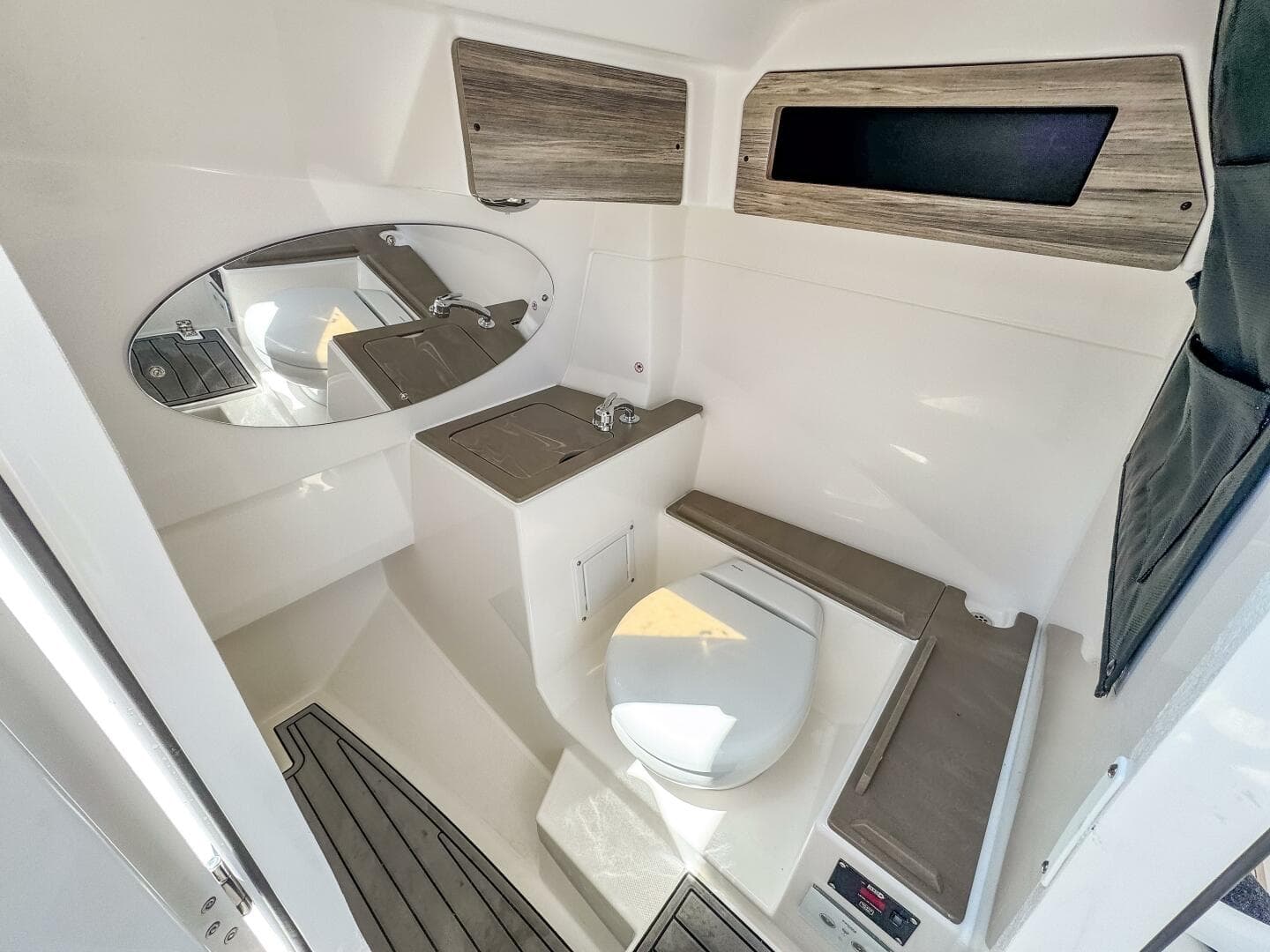 2025 Edgewater 262 CX — photo 29