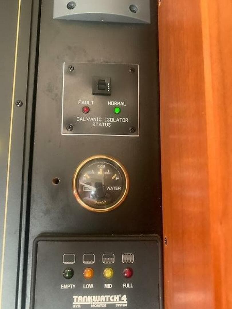 2006 Rampage 38 Express — photo 29