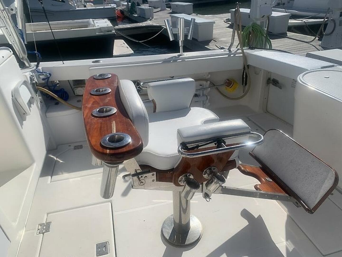 2006 Rampage 38 Express — photo 12