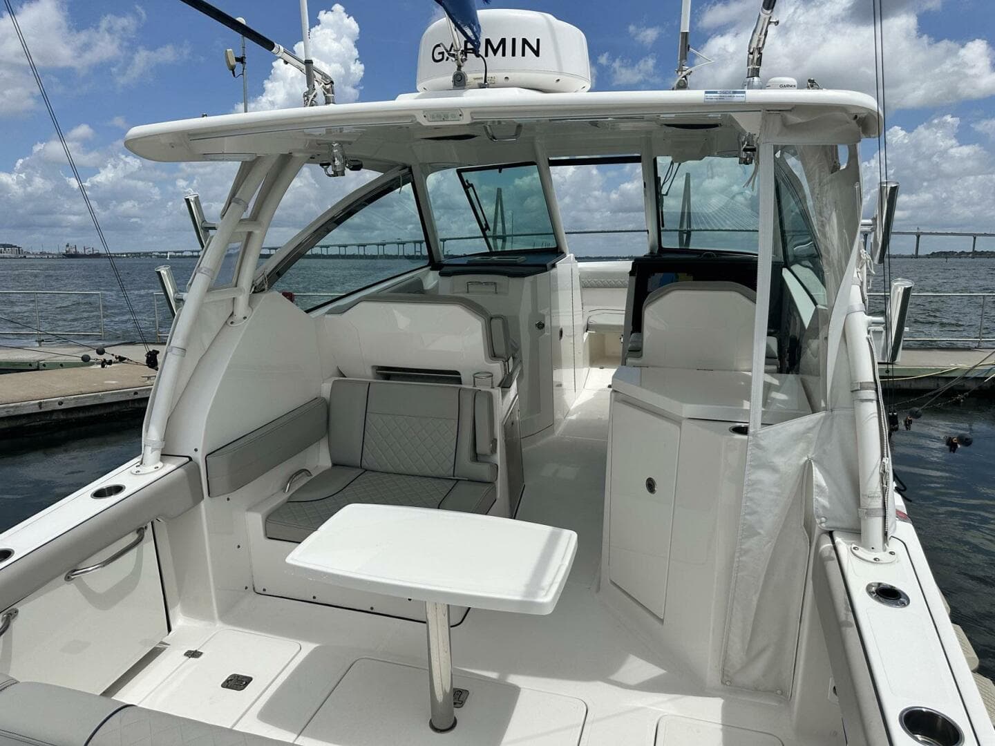 2023 Pursuit DC 295 — photo 16