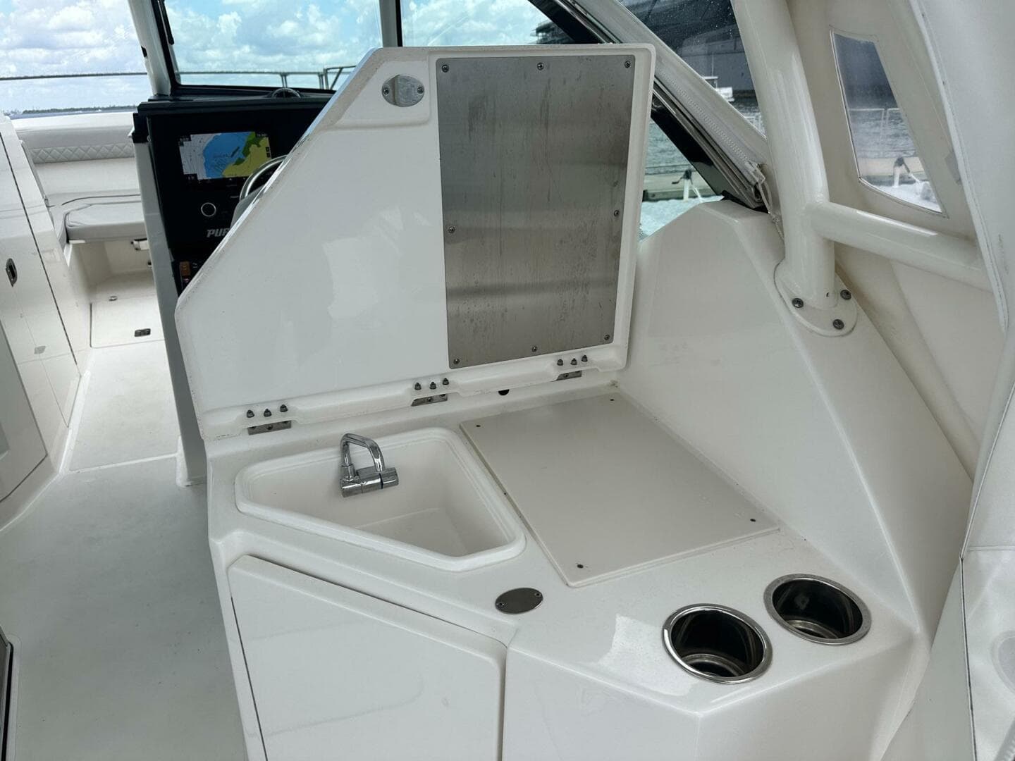 2023 Pursuit DC 295 — photo 22