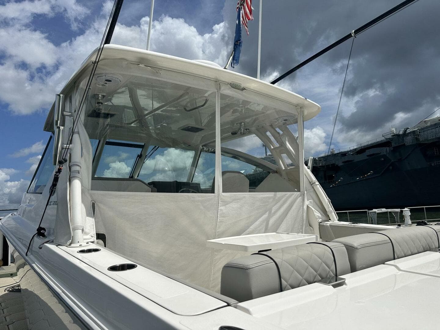 2023 Pursuit DC 295 — photo 8