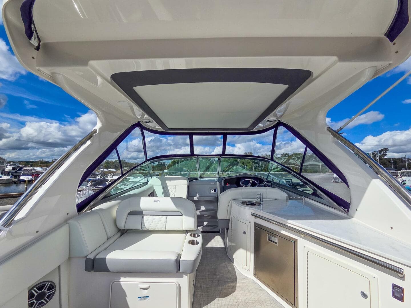 2026 Regal 33 Xo — photo 16