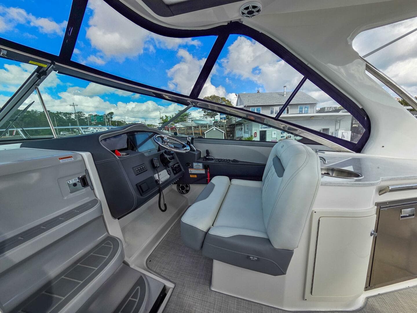 2026 Regal 33 Xo — photo 23