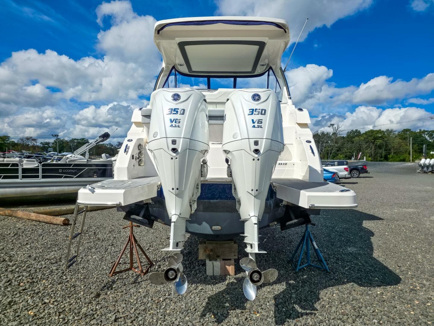 2026 Regal 33 Xo — photo 12