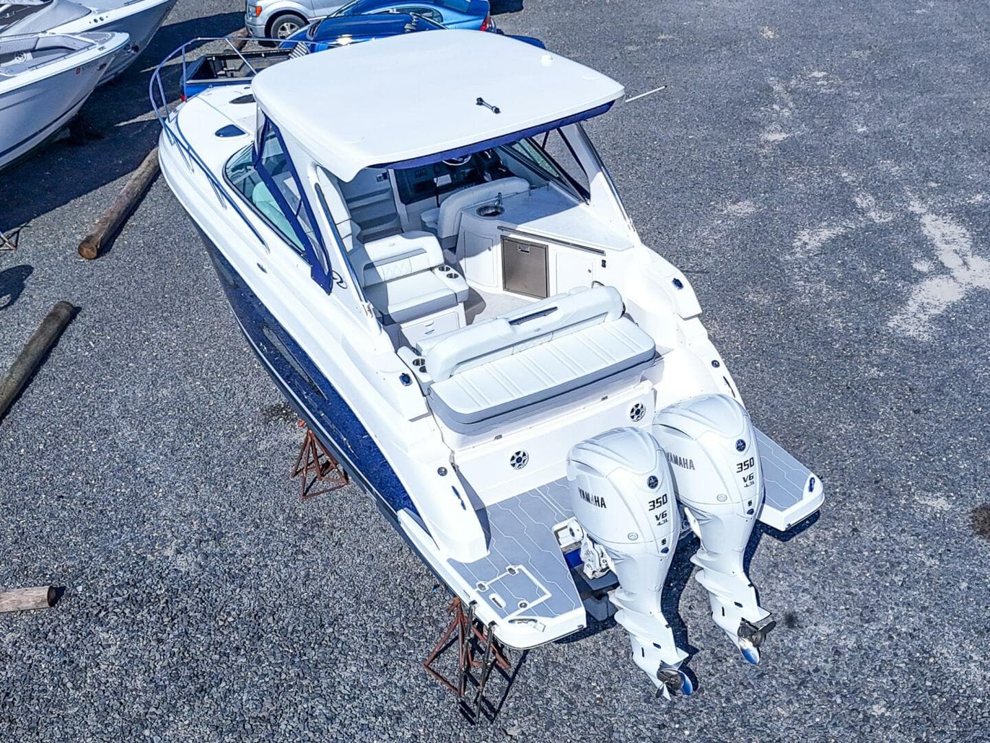 2026 Regal 33 Xo — photo 10