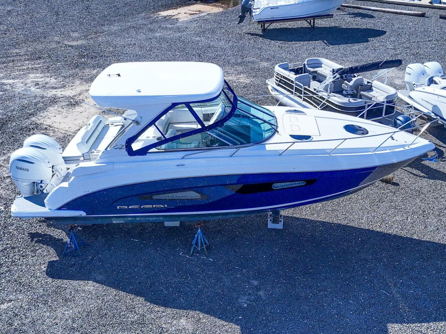 2026 Regal 33 Xo — photo 2