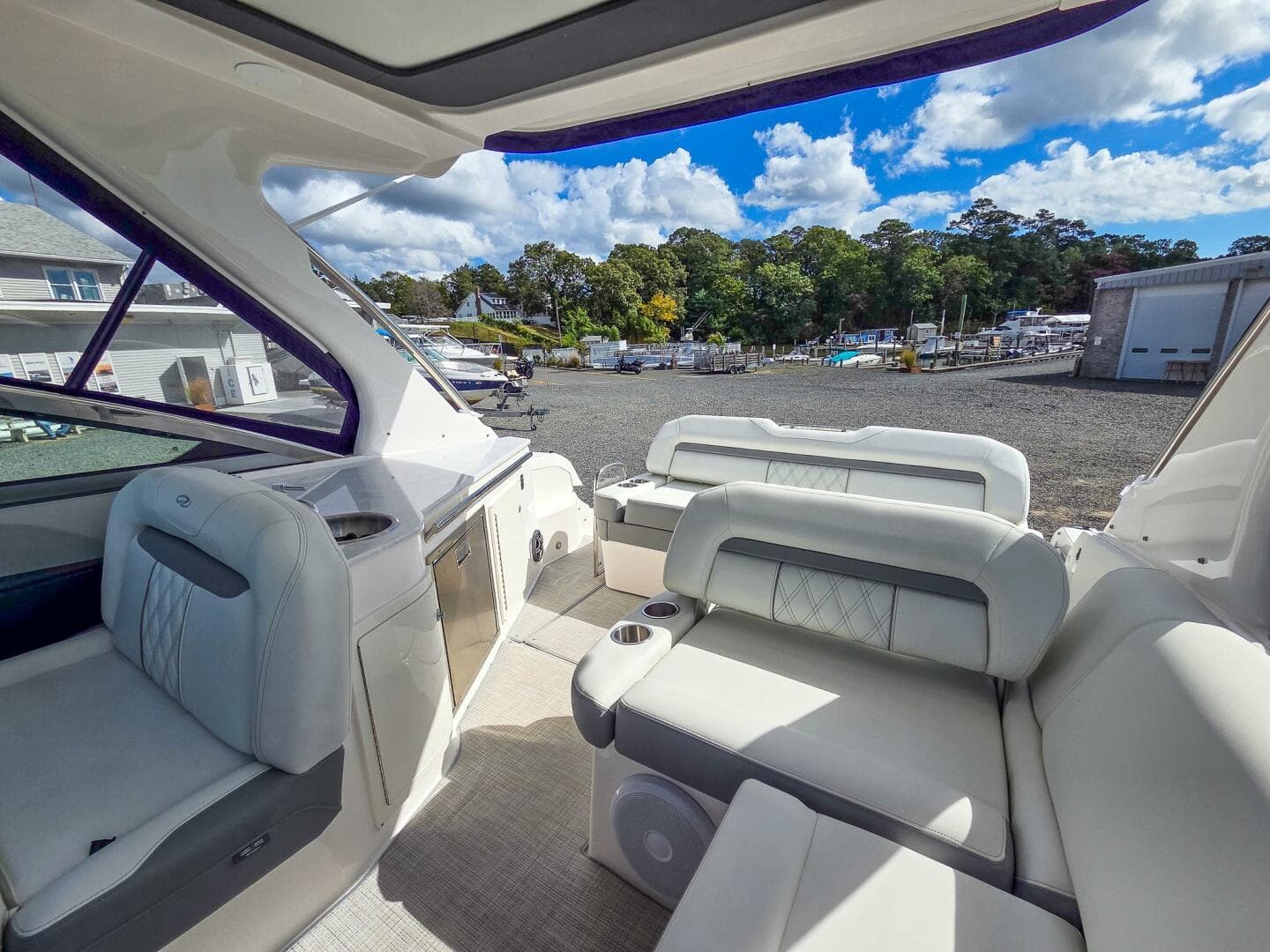 2026 Regal 33 Xo — photo 22