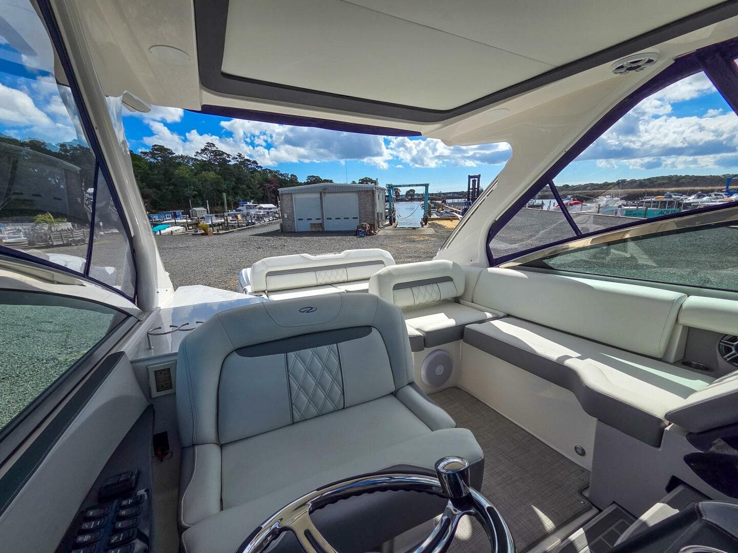 2026 Regal 33 Xo — photo 26