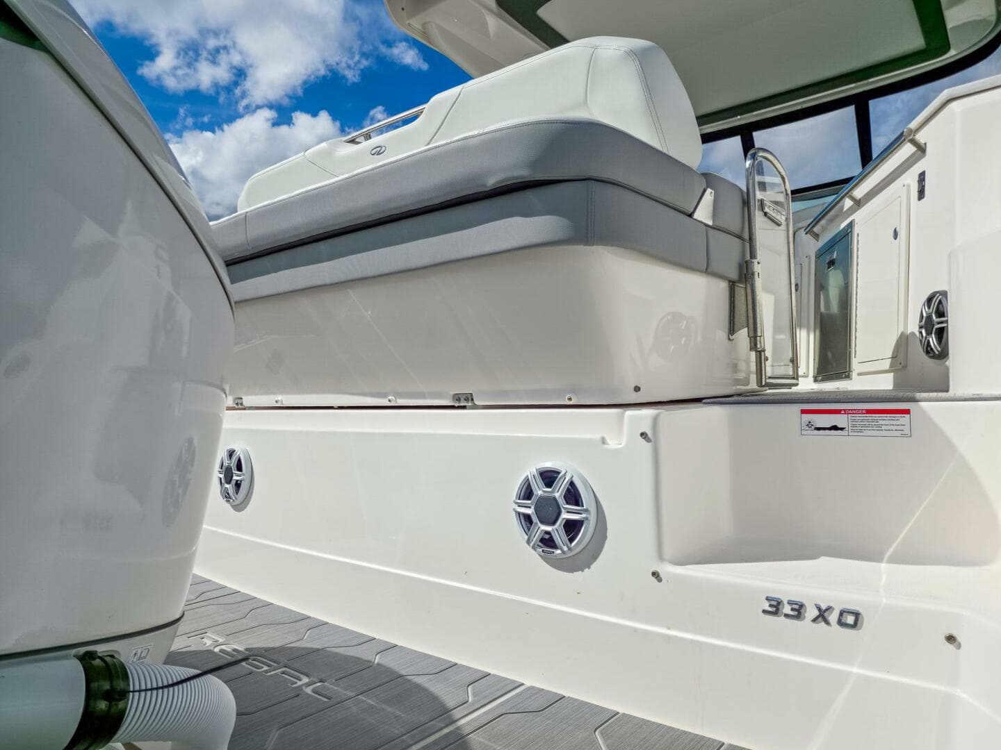 2026 Regal 33 Xo — photo 15